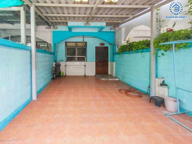 *****ทาวน์เฮ้าส์มือสองย่านนนทบุรี ม.วงศ์ชัยนคร รัตนาธิเบศร์ เนื้อที่ 18 ตร.ว. ฟังก์ชัน 2 ห้องนอน 2 ห้องน้ำ 1 ที่จอดรถ บนทำเลเยี่ยม ติดถนนรัตนาธิเบศร์ เพียง 700 เมตรก็ถึงรถไฟฟ้าสายสีม่วง "สถานีบางรักใหญ่" ใกล้ทางด่วน "งามวงศ์วาน" ห้ามพลาด!